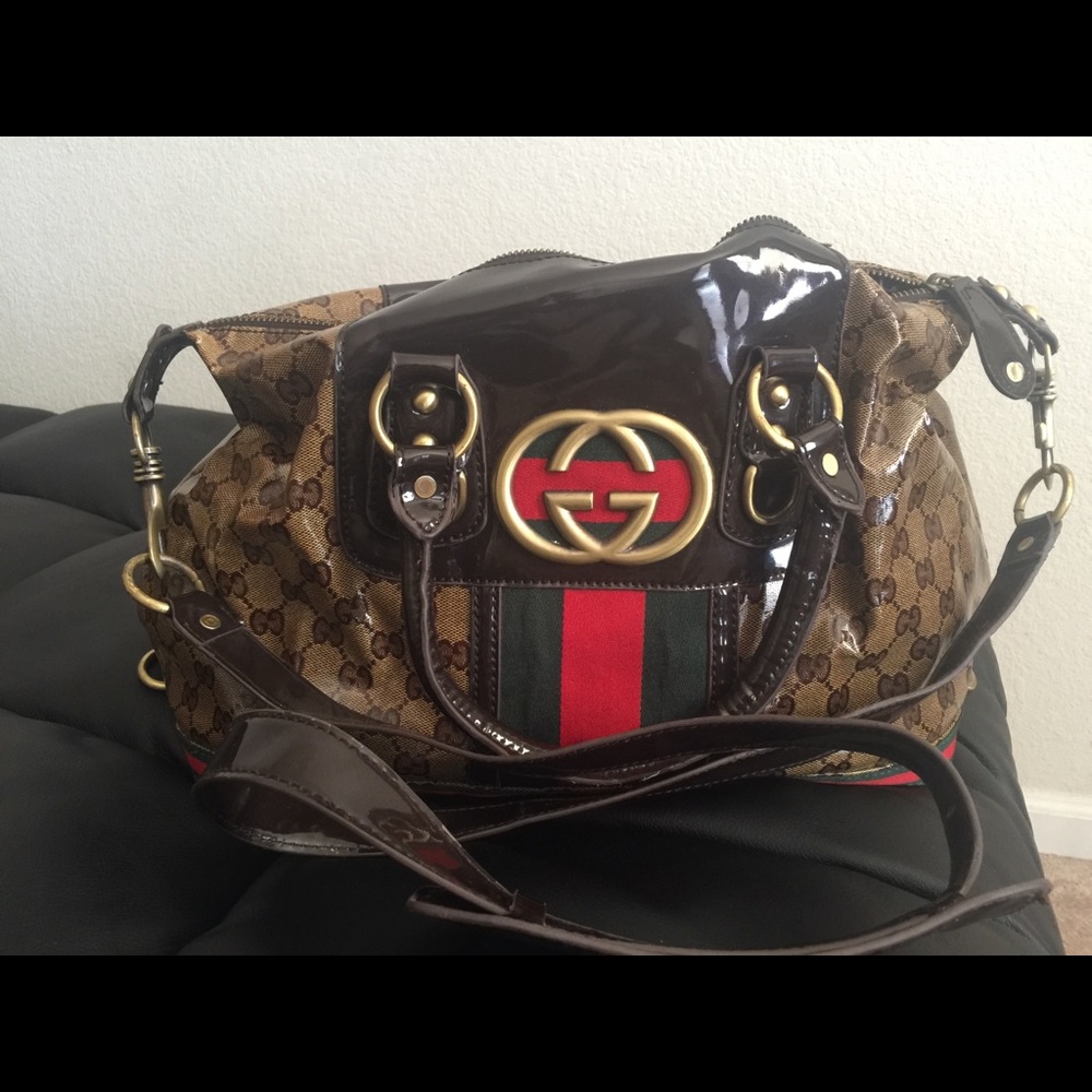 Authentic Gucci hand/shoulder bag